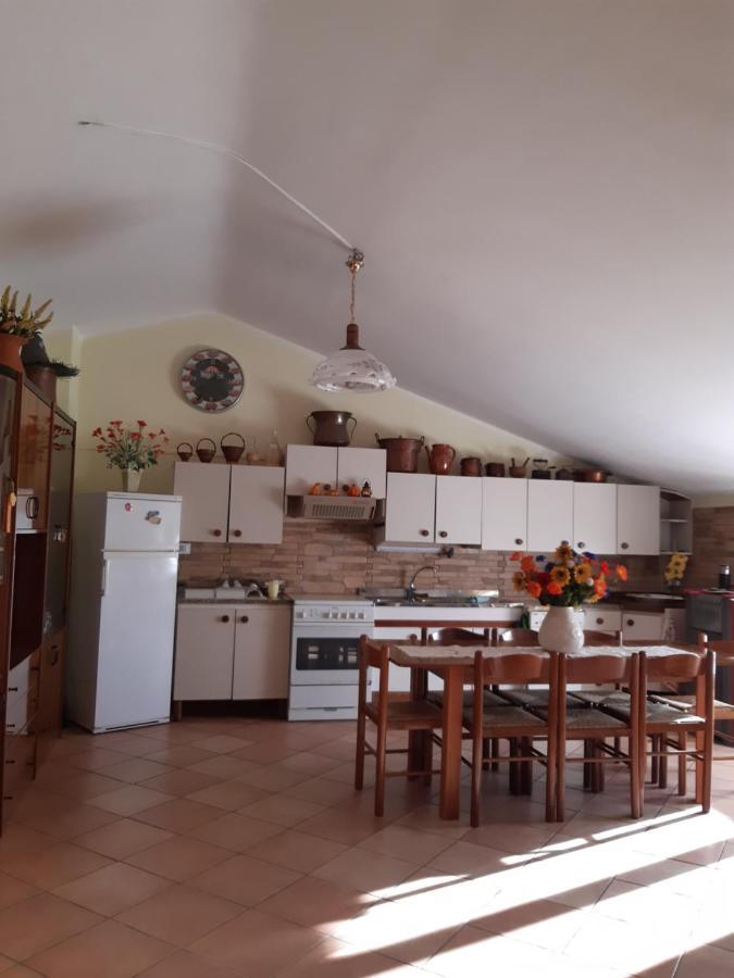 Il Girasole Bed and Breakfast Castelvecchio Calvisio Eksteriør billede
