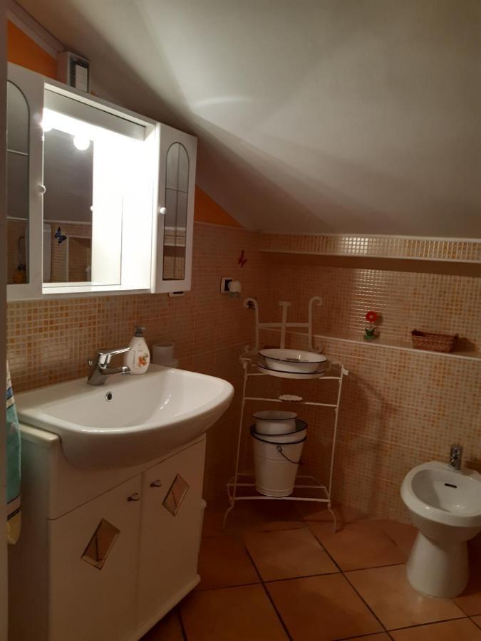 Il Girasole Bed and Breakfast Castelvecchio Calvisio Eksteriør billede