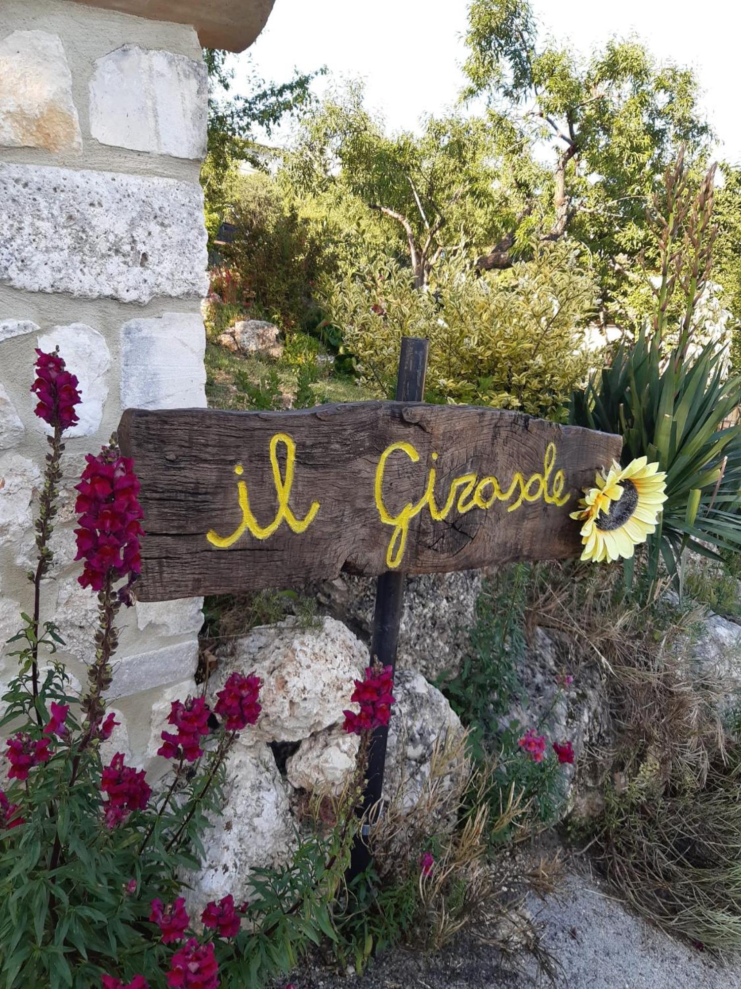Il Girasole Bed and Breakfast Castelvecchio Calvisio Eksteriør billede